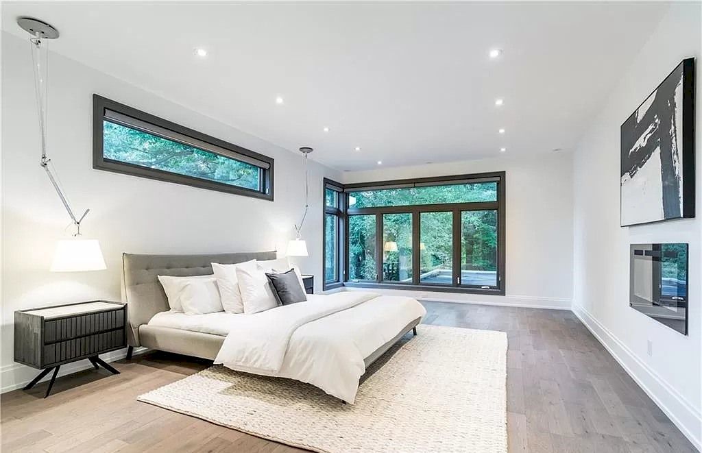 The Spectacular Custom Built Home in Mississauga is a state-of-the-art design home now available for sale. This home is located at 267 Kenollie Ave, Mississauga, ON L5G 2J1, Canada