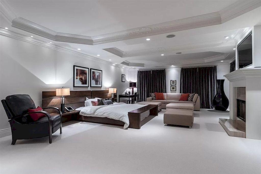 The Spectacular West Vancouver House is a world-class property now available for sale. This home is located at 2929 Mathers Ave, West Vancouver, BC V7V 2J7, Canada