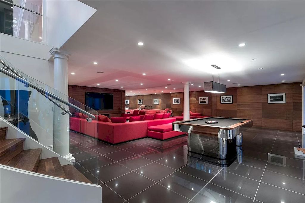 The Spectacular West Vancouver House is a world-class property now available for sale. This home is located at 2929 Mathers Ave, West Vancouver, BC V7V 2J7, Canada