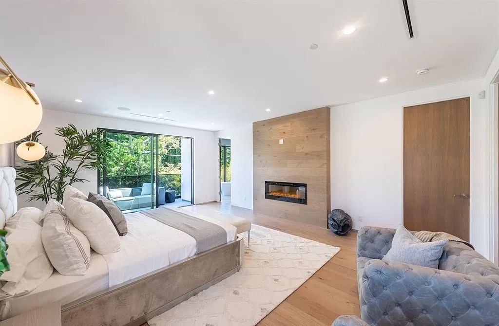 The Los Angeles Home is a new construction in the heart of Beverly Grove, designed and built by Arzuman Brothers now available for sale. This home located at 812 N La Jolla Ave, Los Angeles, California