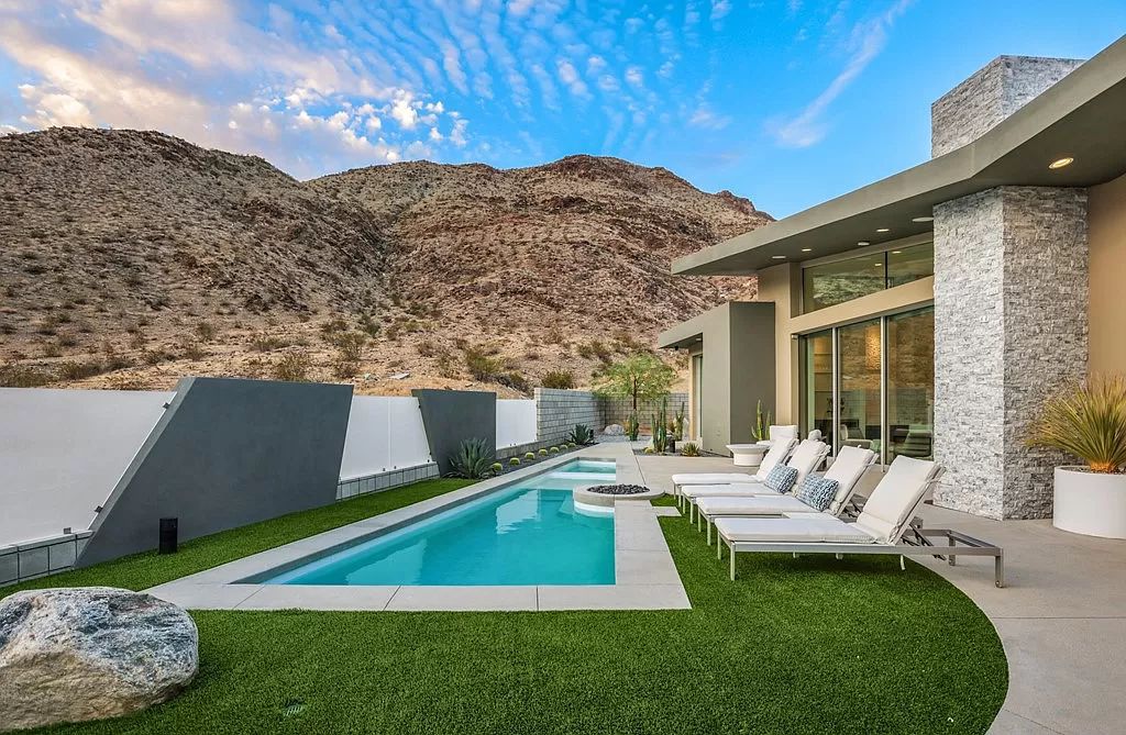 The Palm Springs Home is a bespoke Brian Foster Designs home at Pinnacle offers the most premium lot location with 360 degree mountain views now available for sale. This home located at 1747 Pinnacle Point, Palm Springs, California
