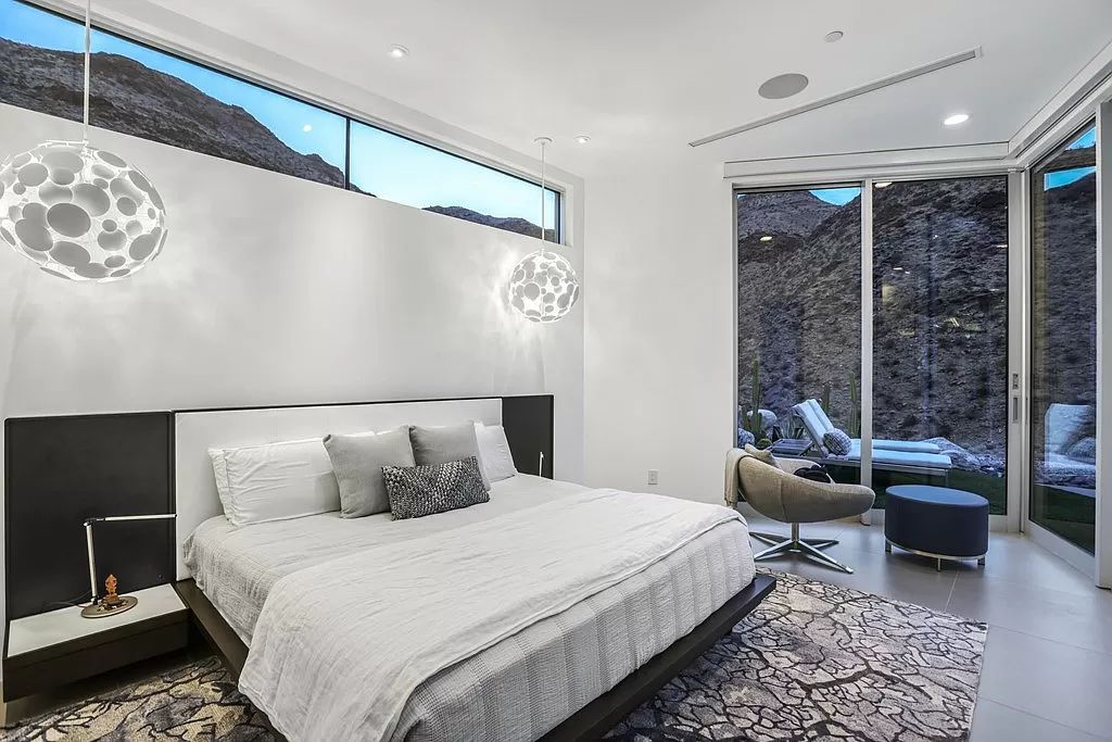 The Palm Springs Home is a bespoke Brian Foster Designs home at Pinnacle offers the most premium lot location with 360 degree mountain views now available for sale. This home located at 1747 Pinnacle Point, Palm Springs, California