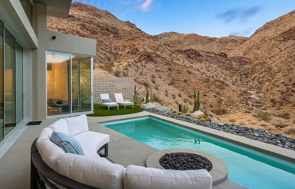 The Palm Springs Home is a bespoke Brian Foster Designs home at Pinnacle offers the most premium lot location with 360 degree mountain views now available for sale. This home located at 1747 Pinnacle Point, Palm Springs, California