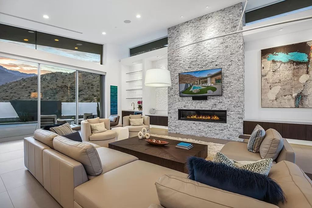 The Palm Springs Home is a bespoke Brian Foster Designs home at Pinnacle offers the most premium lot location with 360 degree mountain views now available for sale. This home located at 1747 Pinnacle Point, Palm Springs, California