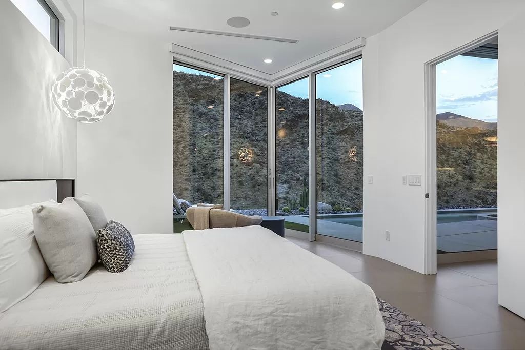 The Palm Springs Home is a bespoke Brian Foster Designs home at Pinnacle offers the most premium lot location with 360 degree mountain views now available for sale. This home located at 1747 Pinnacle Point, Palm Springs, California