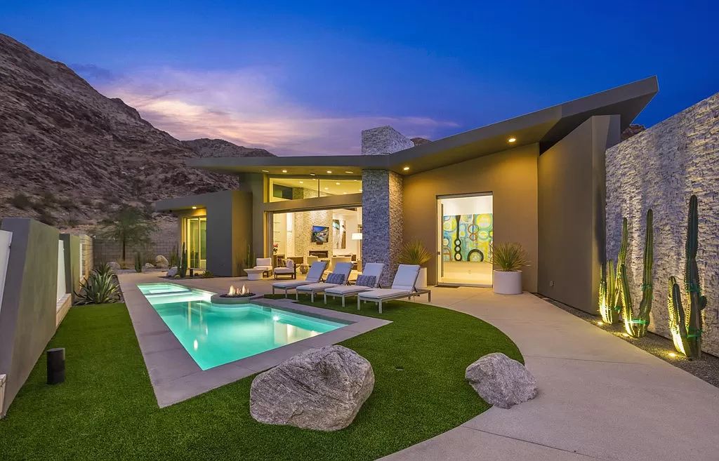 The Palm Springs Home is a bespoke Brian Foster Designs home at Pinnacle offers the most premium lot location with 360 degree mountain views now available for sale. This home located at 1747 Pinnacle Point, Palm Springs, California
