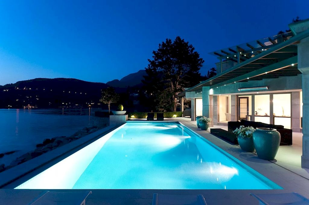 The World-Class Waterfront Residence in West Vancouver offers unobstructed ocean views now available for sale. This home is located at 5365 Seaside Pl, West Vancouver, BC V7W 3E2, Canada
