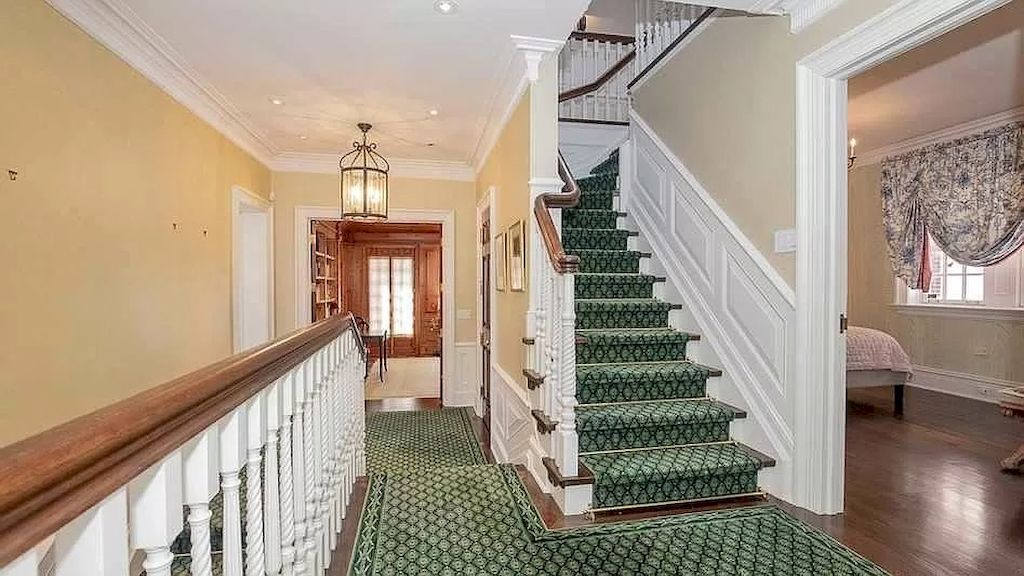 The Traditional And Elegant Home in Ontario is meticulously built with top of line material now available for sale. This home is located at 11 Dewbourne Ave, Toronto, ON M5P 1Z3, Canada