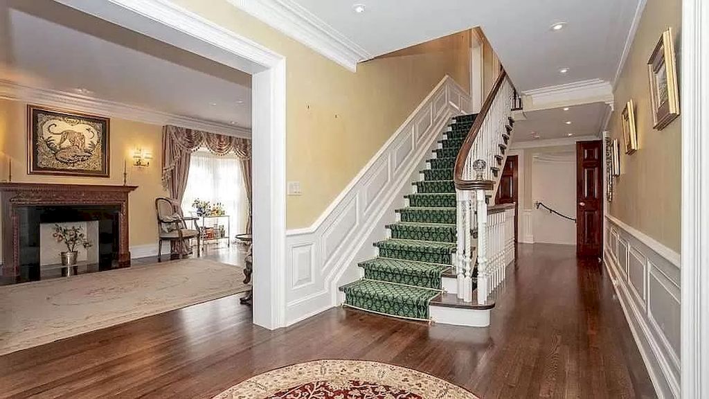 The Traditional And Elegant Home in Ontario is meticulously built with top of line material now available for sale. This home is located at 11 Dewbourne Ave, Toronto, ON M5P 1Z3, Canada