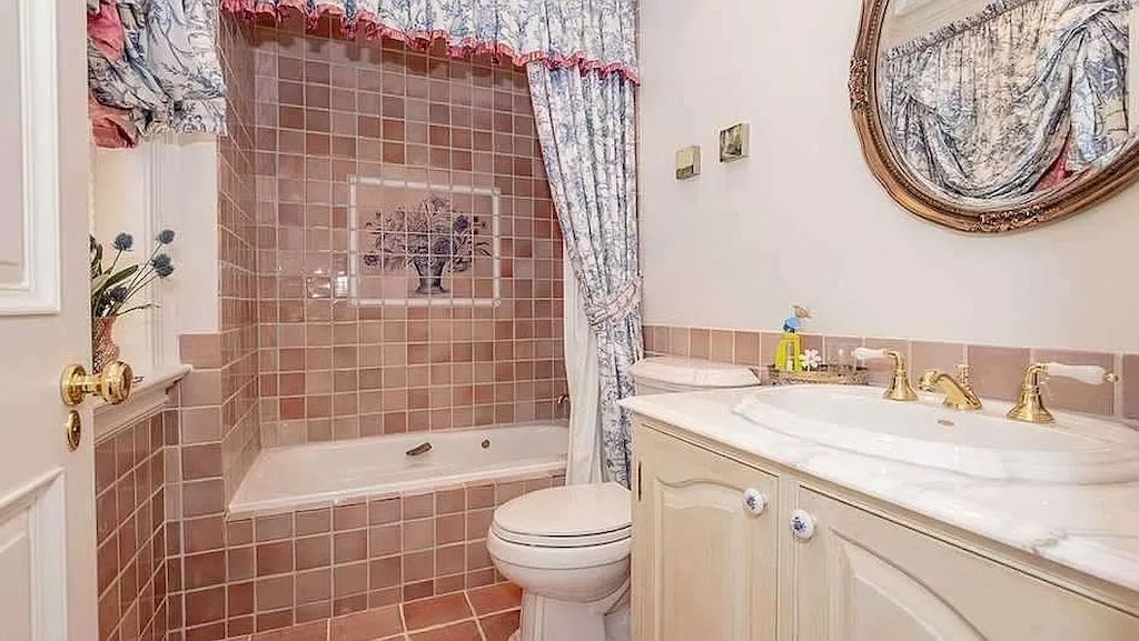 The Traditional And Elegant Home in Ontario is meticulously built with top of line material now available for sale. This home is located at 11 Dewbourne Ave, Toronto, ON M5P 1Z3, Canada