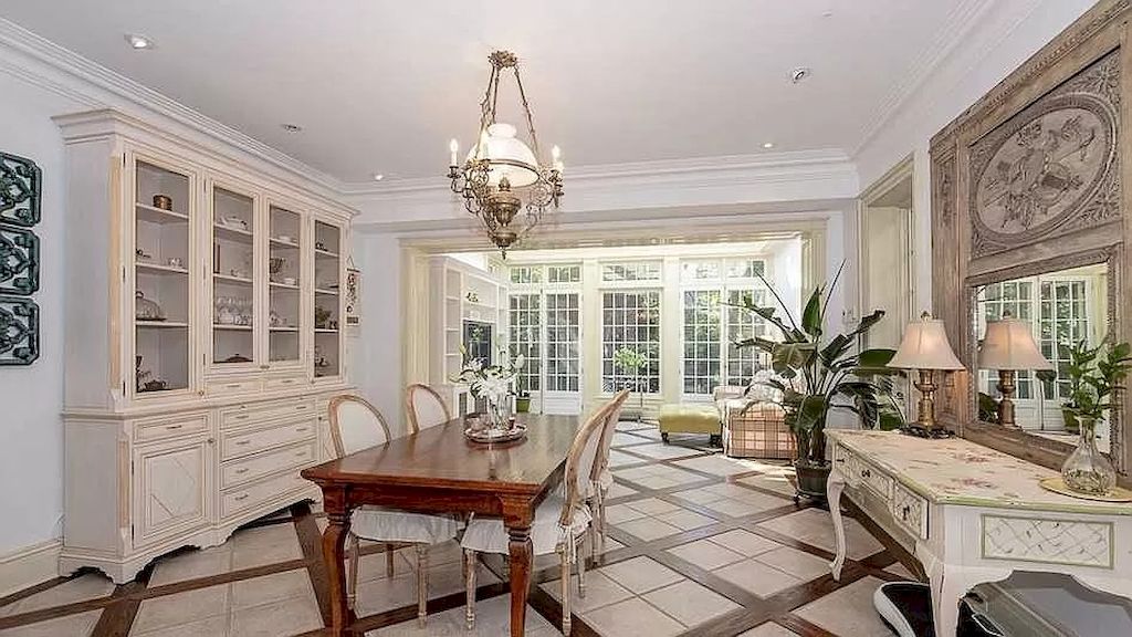 The Traditional And Elegant Home in Ontario is meticulously built with top of line material now available for sale. This home is located at 11 Dewbourne Ave, Toronto, ON M5P 1Z3, Canada