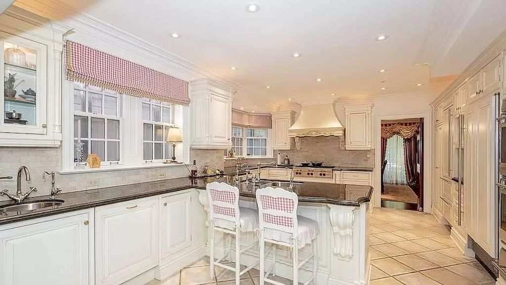 The Traditional And Elegant Home in Ontario is meticulously built with top of line material now available for sale. This home is located at 11 Dewbourne Ave, Toronto, ON M5P 1Z3, Canada