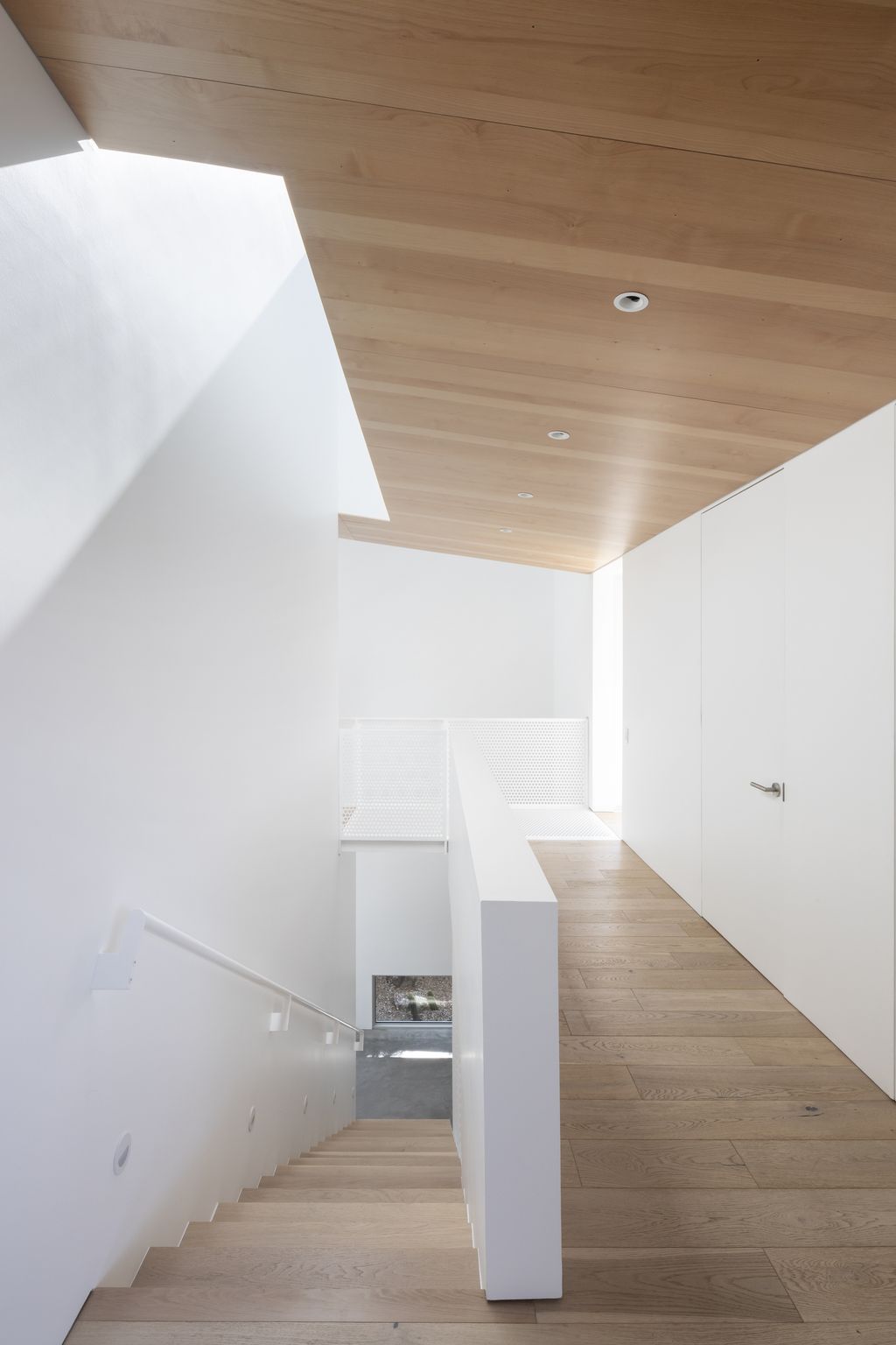 Ventana House like a Majestic Window on the Desert by HK Associates Inc 1