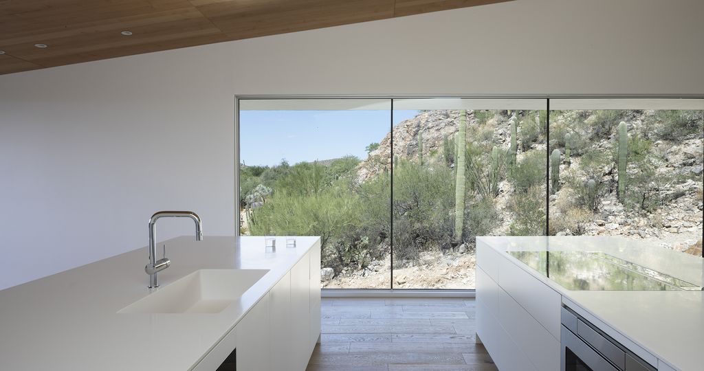 Ventana House like a Majestic Window on the Desert by HK Associates Inc 11