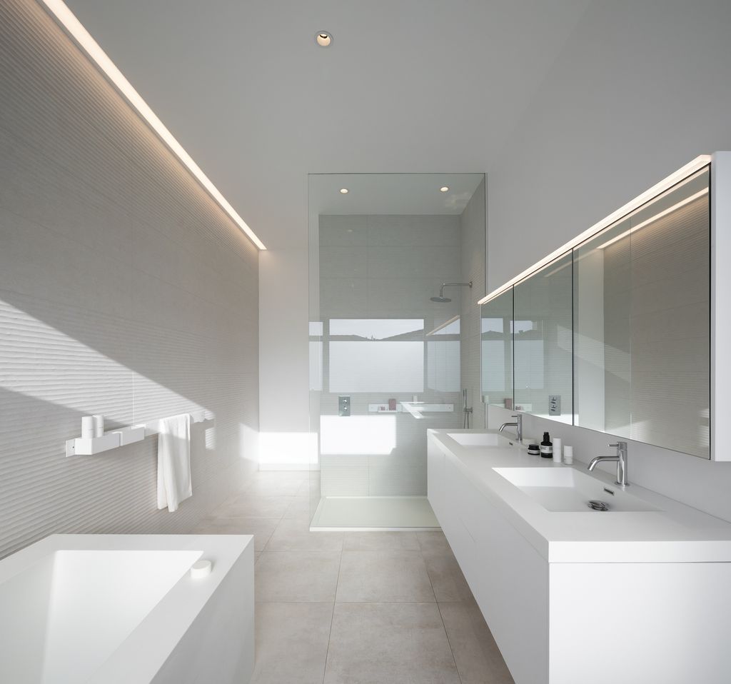 Ventana House like a Majestic Window on the Desert by HK Associates Inc 23