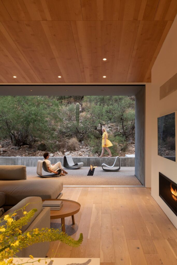 Ventana House like a Majestic Window on the Desert by HK Associates Inc 3