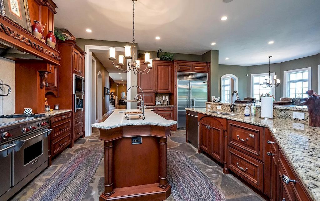 Magnificent Lakefront Property in Maryland Hits Market for $4,900,000