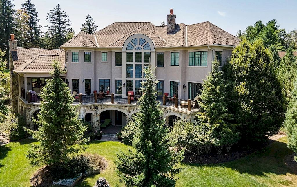 Magnificent Lakefront Property in Maryland Hits Market for $4,900,000