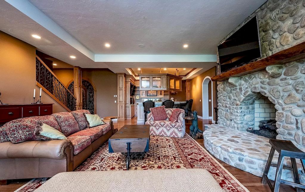 Magnificent Lakefront Property in Maryland Hits Market for $4,900,000