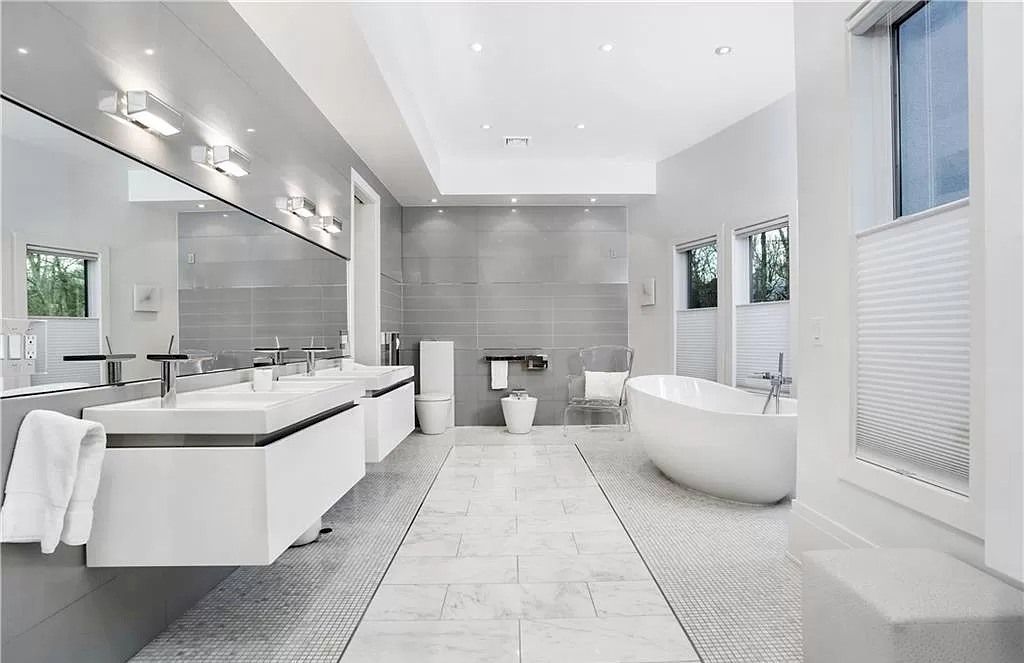 Luxury in Combination with Leading-edge Architecture Create Distinct Flavors to This $3,750,000 Estate in Connecticut