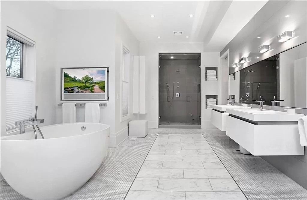 Luxury in Combination with Leading-edge Architecture Create Distinct Flavors to This $3,750,000 Estate in Connecticut