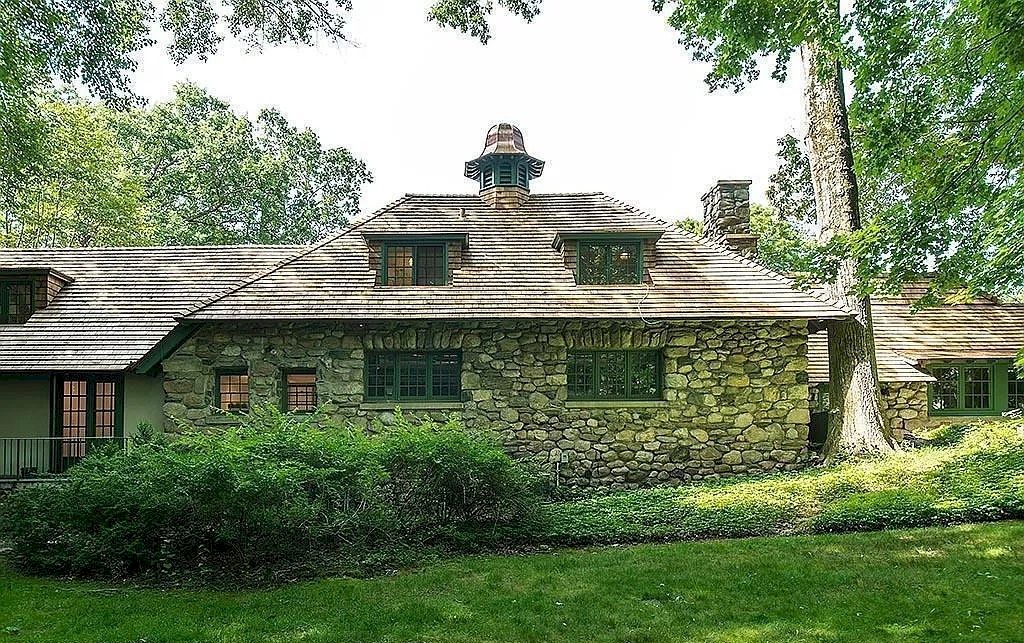 Exquisite and Elegant Country Home Priced at $5,995,000 for Your Hideaway in Connecticut 