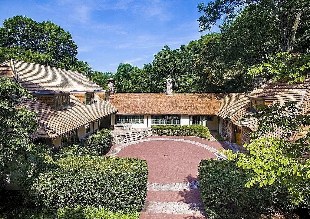 Exquisite and Elegant Country Home Priced at $5,995,000 for Your Hideaway in Connecticut 