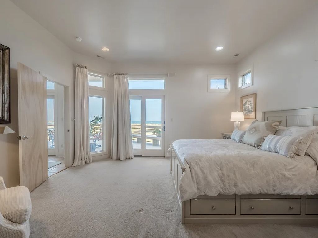Spectacular Oceanfront Home in North Carolina Priced at $4,500,000