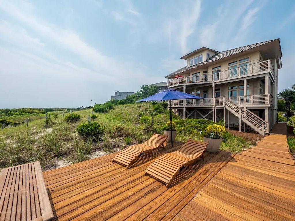 Spectacular Oceanfront Home in North Carolina Priced at $4,500,000