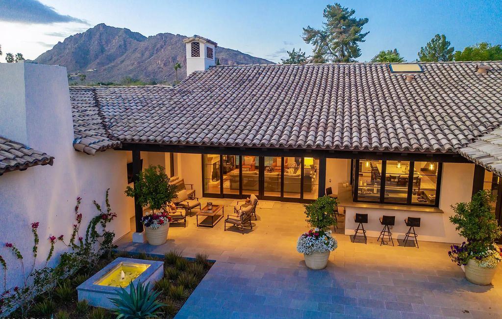 Impressive Arcadia house in Arizona designed by Caroline DeCesare hits Market for $3,750,000