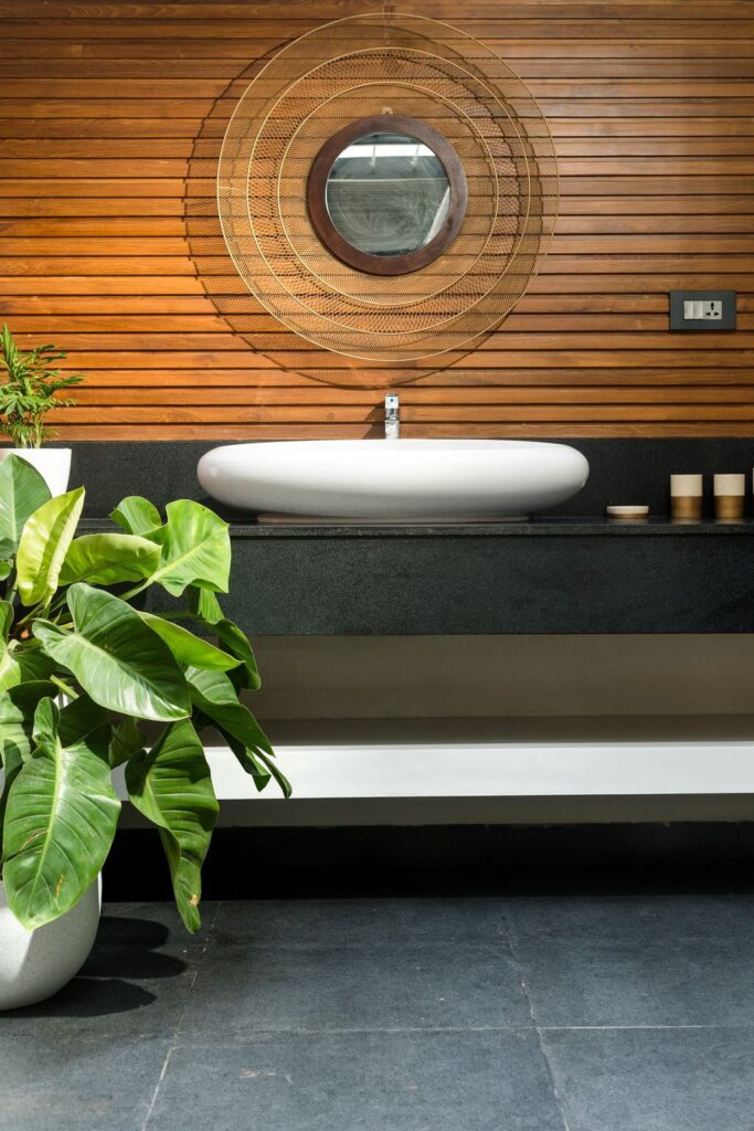 Aarons Courtyard House with Minimalist design style by The Design Room 12