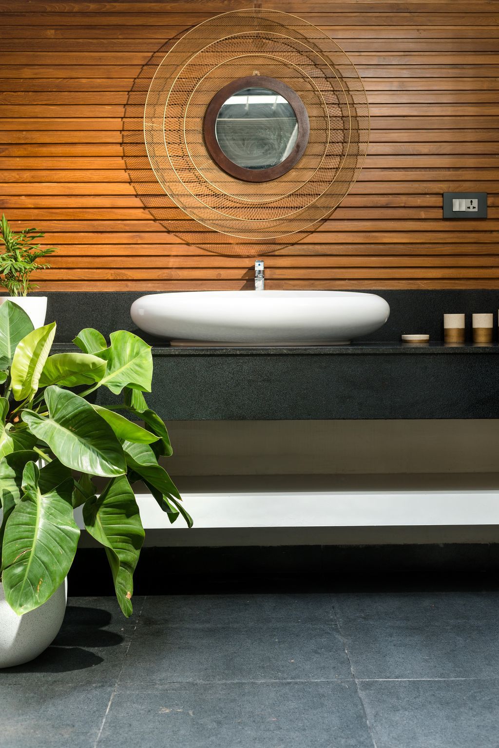 Aarons Courtyard House with Minimalist design style by The Design Room 12