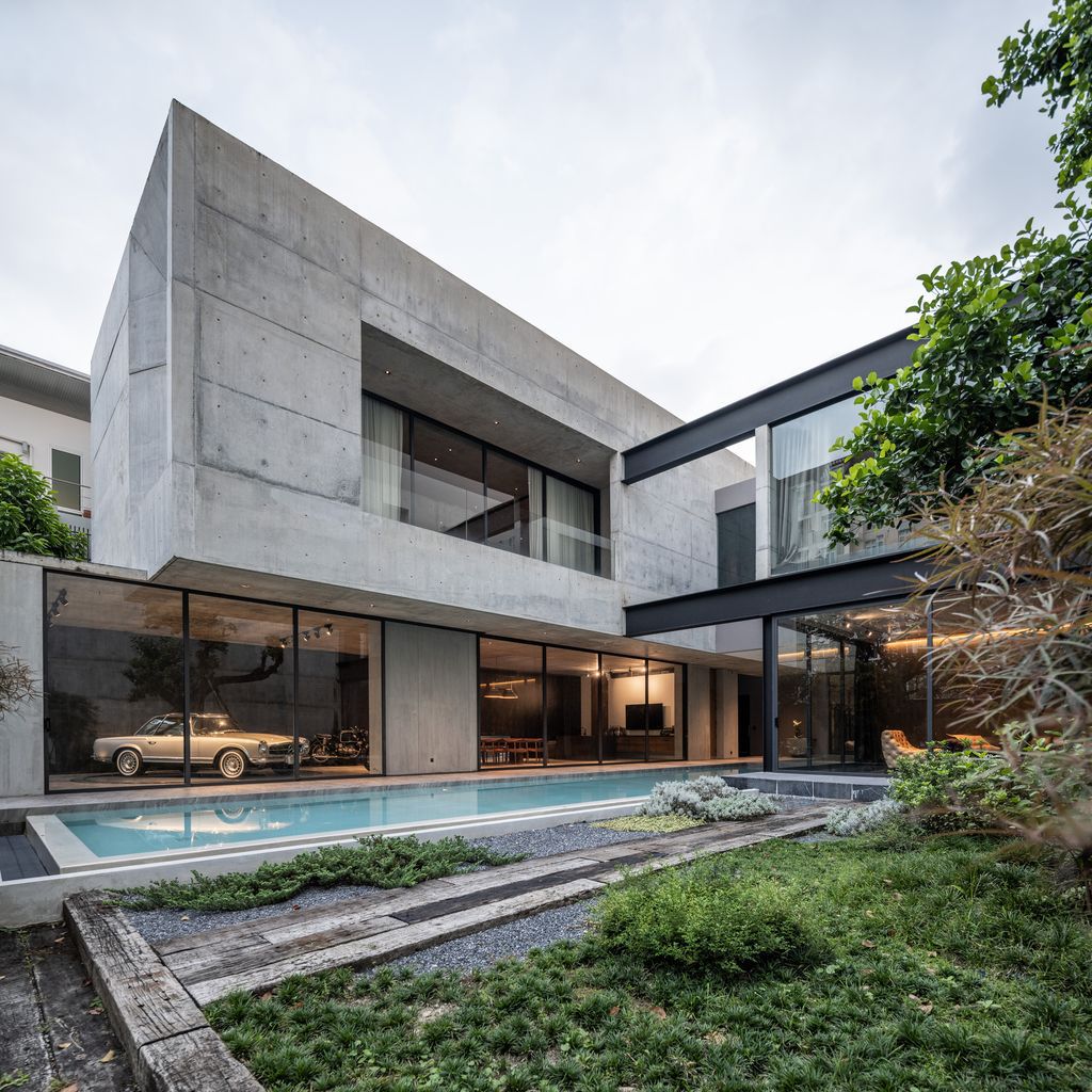 Baan Akat Yen residence filled with comfort cool breezes by Studio Krubka 39