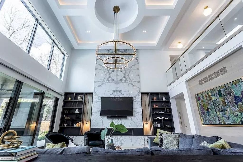 The Contemporary Smart Home in Ontario is an amazing home now available for sale. This home is located at 1585 Jalna Ave, Mississauga, ON L5J 1S8, Canada