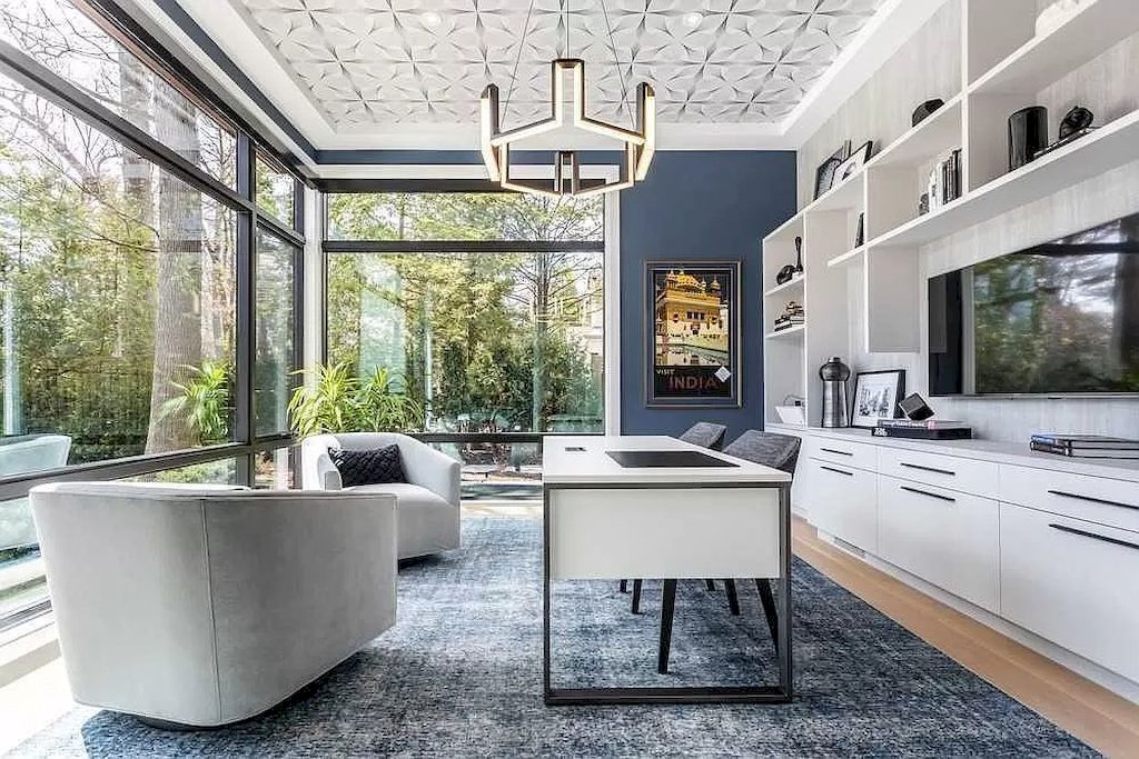 The Contemporary Smart Home in Ontario is an amazing home now available for sale. This home is located at 1585 Jalna Ave, Mississauga, ON L5J 1S8, Canada