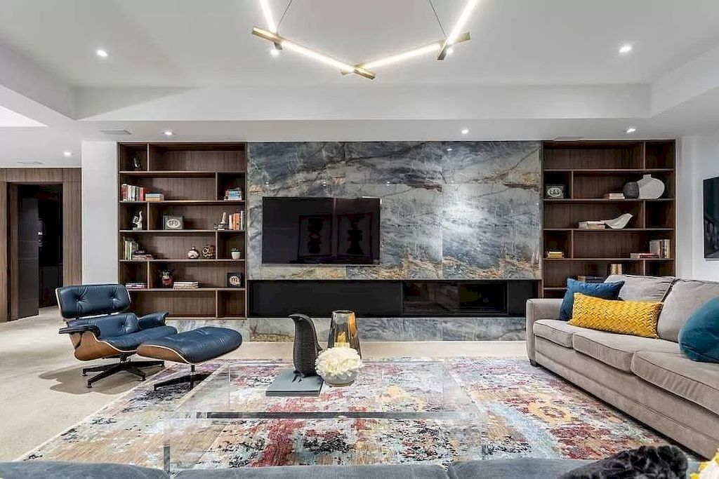 The Contemporary Smart Home in Ontario is an amazing home now available for sale. This home is located at 1585 Jalna Ave, Mississauga, ON L5J 1S8, Canada