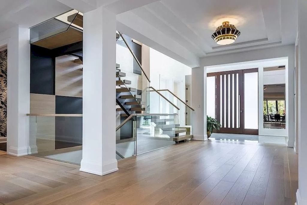 The Contemporary Smart Home in Ontario is an amazing home now available for sale. This home is located at 1585 Jalna Ave, Mississauga, ON L5J 1S8, Canada