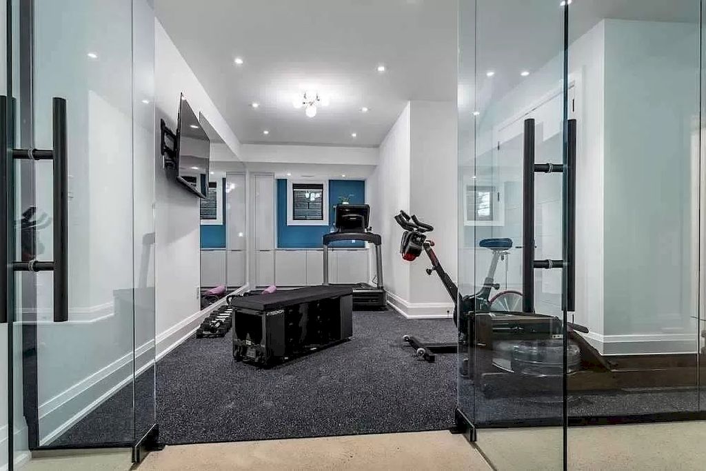 The Contemporary Smart Home in Ontario is an amazing home now available for sale. This home is located at 1585 Jalna Ave, Mississauga, ON L5J 1S8, Canada