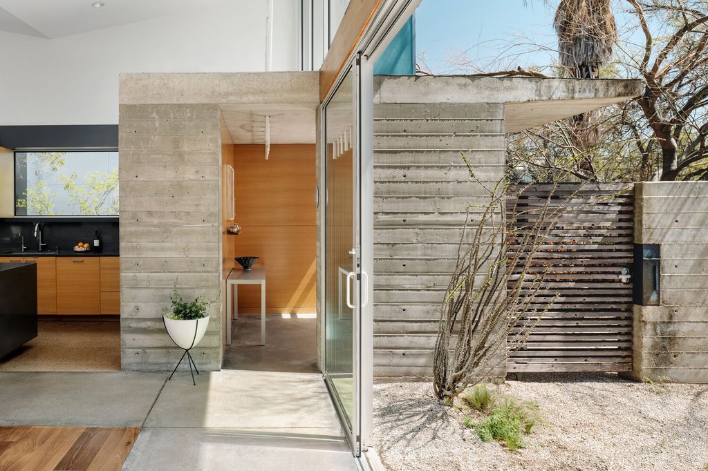 Bouldin Creek Residence Quiet Single story Retreat by Ravel Architecture 3