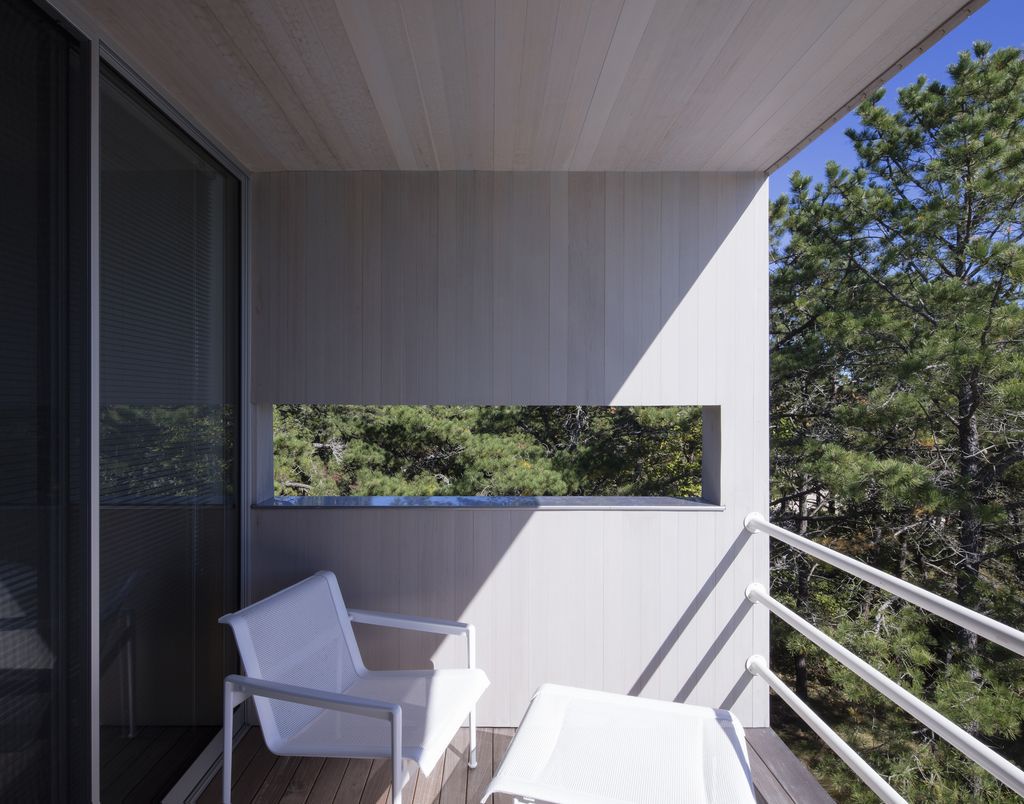 House in the Dunes, Stunning Renovation by Worrell Yeung Architecture
