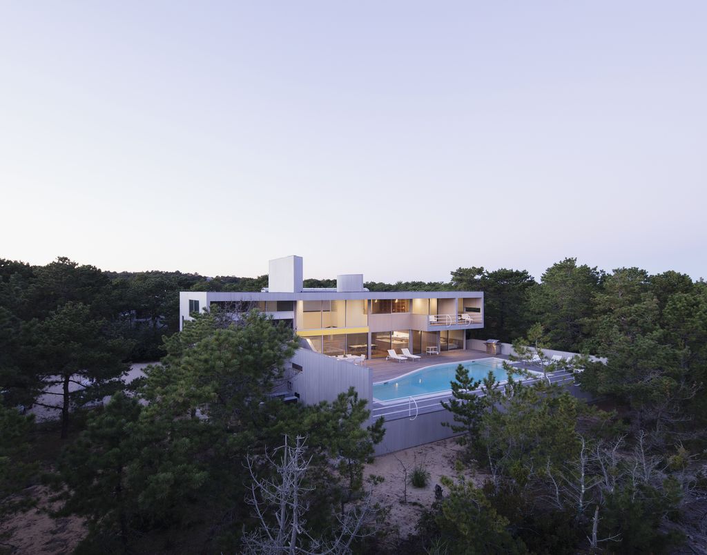 House in the Dunes, Stunning Renovation by Worrell Yeung Architecture
