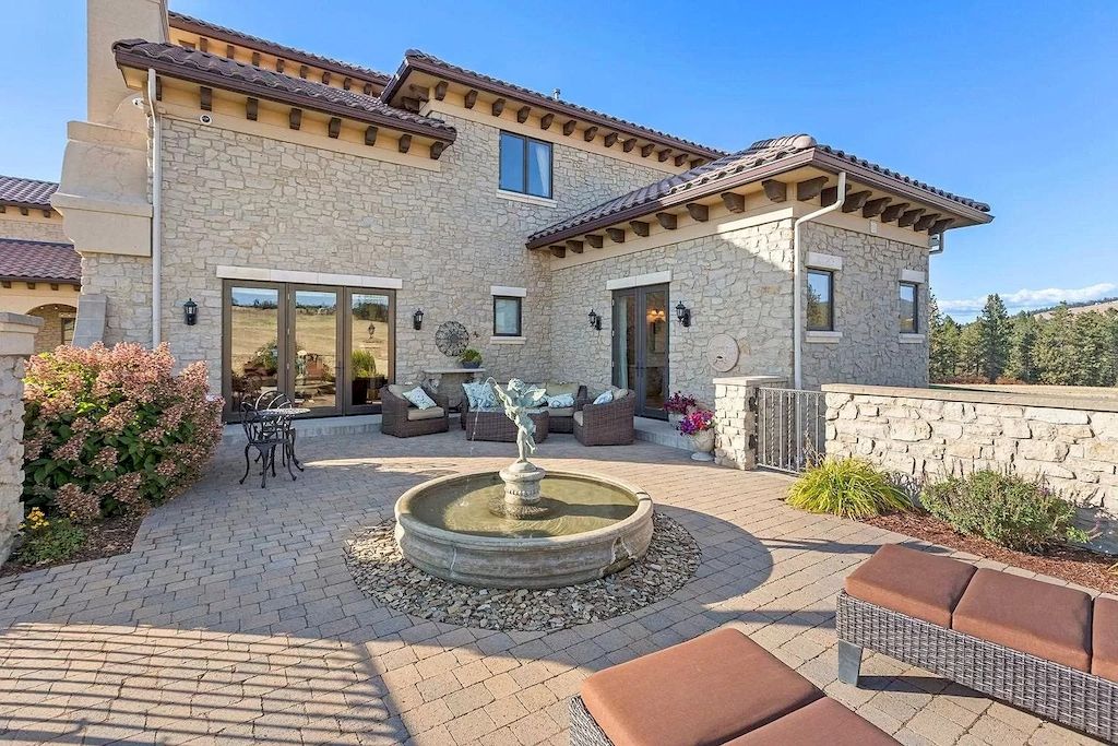 The Incredible Home in Washington combines old-world design with today’s modern conveniences now available for sale. This home is located at 8719 S Palouse Hwy, Spokane, Washington