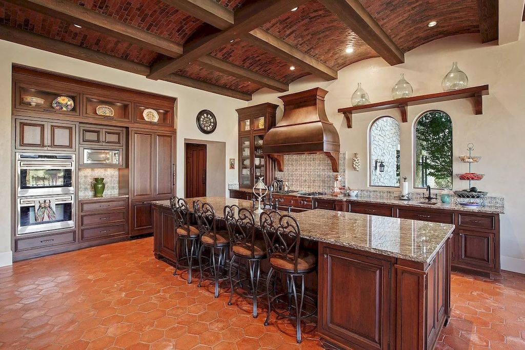 The Incredible Home in Washington combines old-world design with today’s modern conveniences now available for sale. This home is located at 8719 S Palouse Hwy, Spokane, Washington