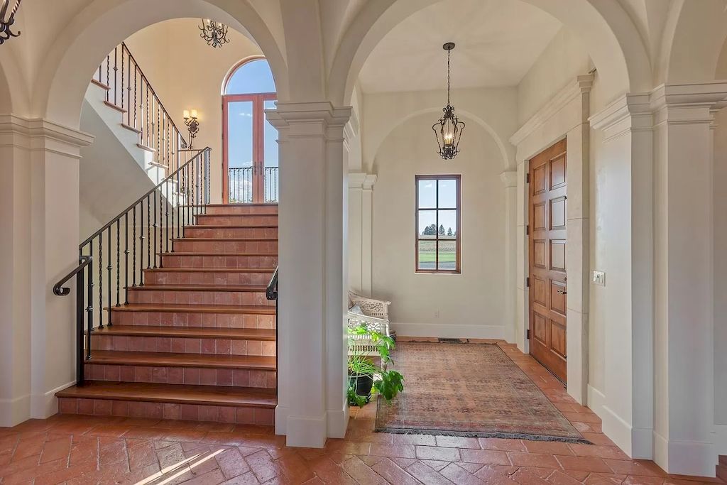 The Incredible Home in Washington combines old-world design with today’s modern conveniences now available for sale. This home is located at 8719 S Palouse Hwy, Spokane, Washington