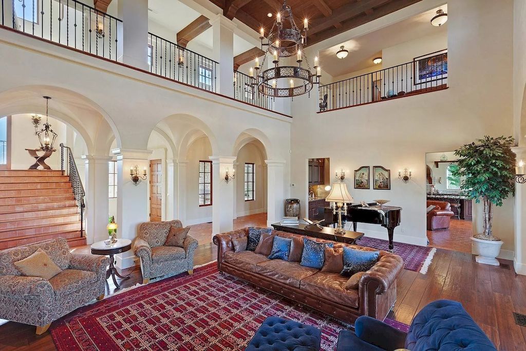 The Incredible Home in Washington combines old-world design with today’s modern conveniences now available for sale. This home is located at 8719 S Palouse Hwy, Spokane, Washington