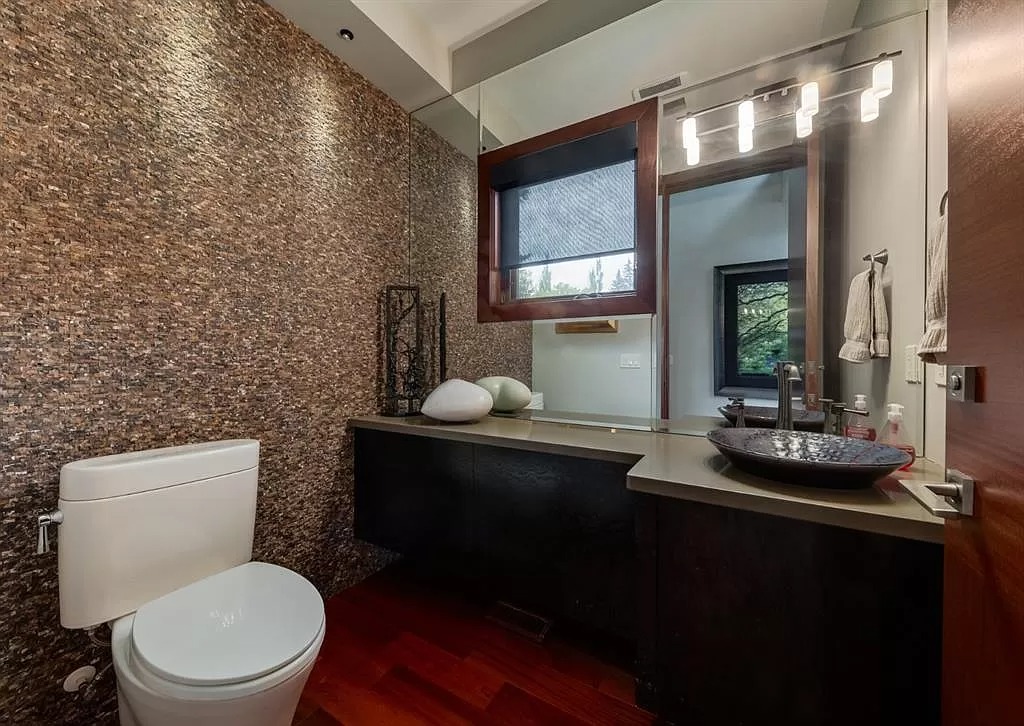 The Remarkable Contemporary House in Alberta features spectacular unobstructed city views now available for sale. This home is located at 628 S Britannia Dr SW, Calgary, AB T2S 1J1, Canada