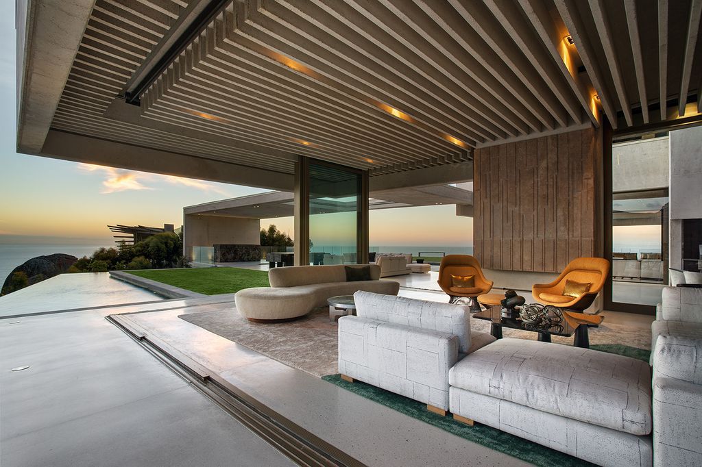 OVD 919 Mountainside villa with Spectacular Cape Town views by SAOTA 3