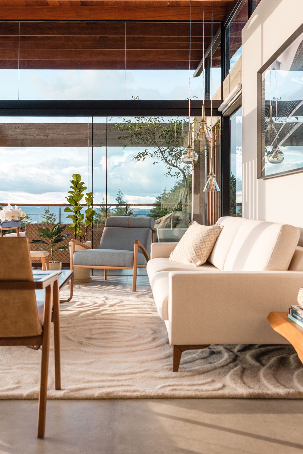 TKN House, a Stunning Mountain Home on Steep Site by OTP Arquitetura