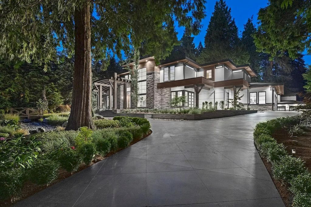 The Stunning Estate in Surrey is an architectural masterpiece now available for sale. This home is located at 13262 Woodcrest Dr, Surrey, BC V4P 1W5, Canada