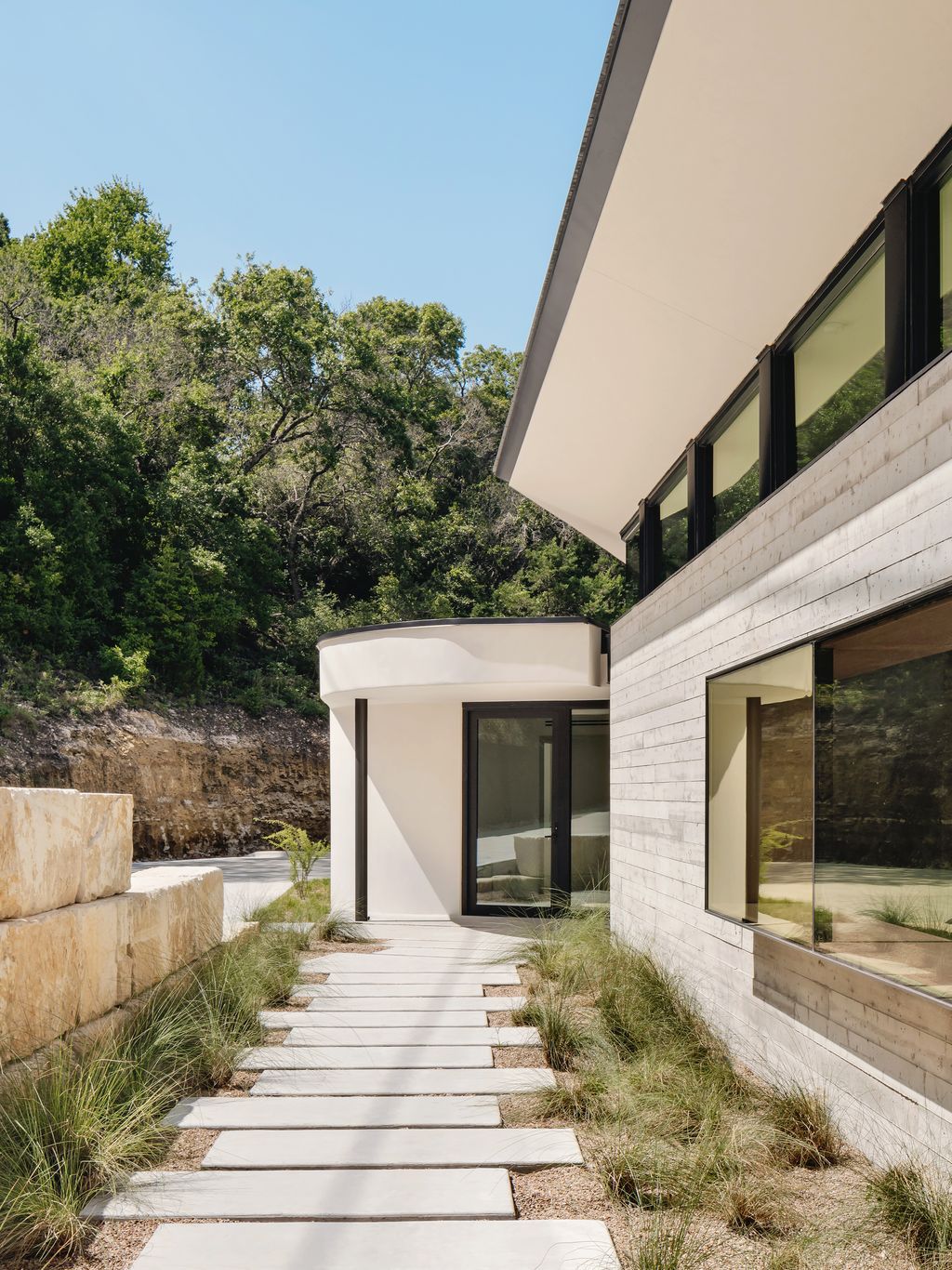 The High Road impressive boomerang shape house by Ravel Architecture 15